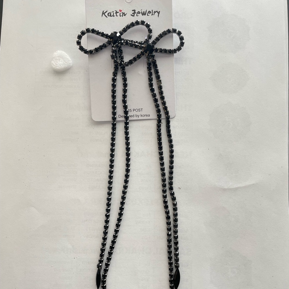 Long earrings black